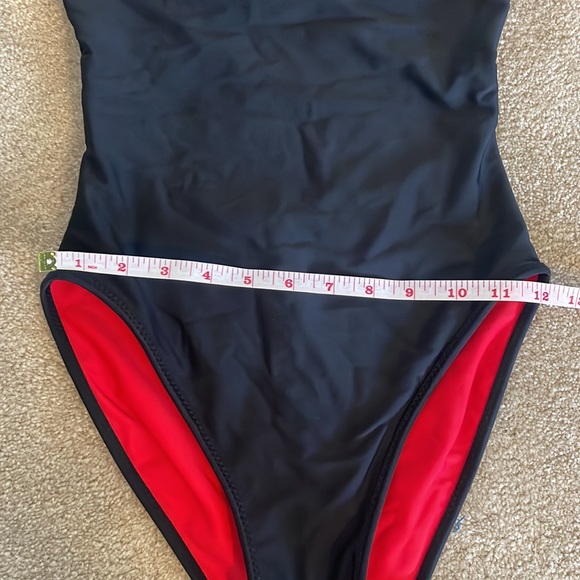 TYR swimmers swim suit racer back reversible red/ black One piece full swimsuit - Picture 3 of 9
